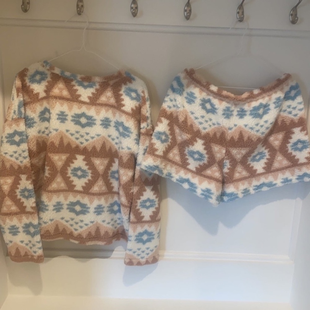 NWT Sugar & Jade Sherpa patterned lounge short set